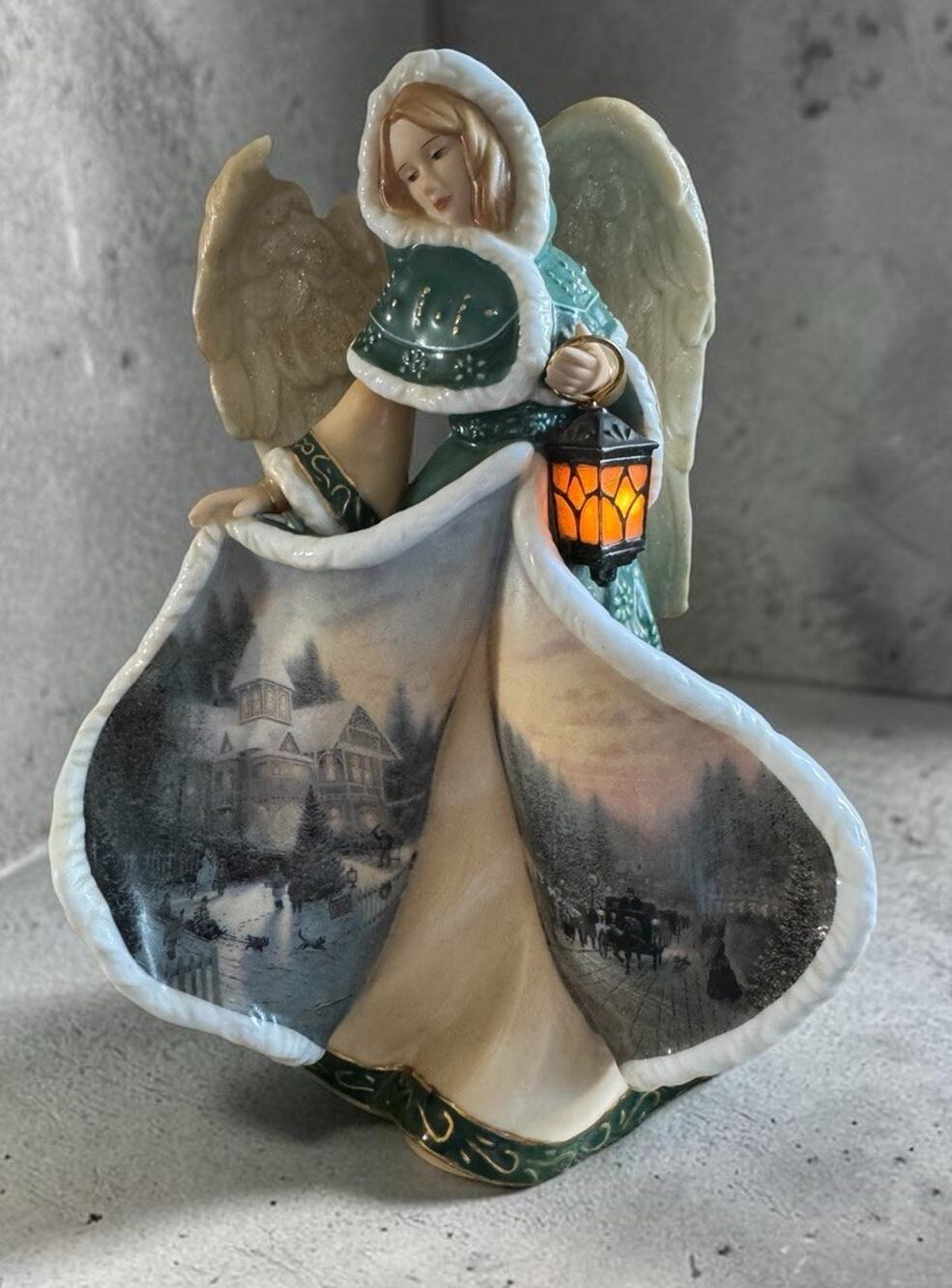 Thomas Kinkade Winter Angels of Light #3 Angel of Peace Illuminated 8" Figurine